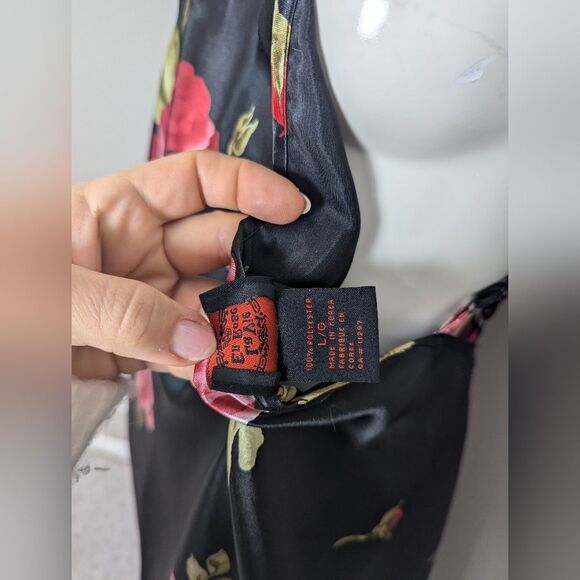 Vintage La Vie en Rose Black Floral Satin Slip Dress – Crisscross Back – SzLarge - Picture 9 of 12